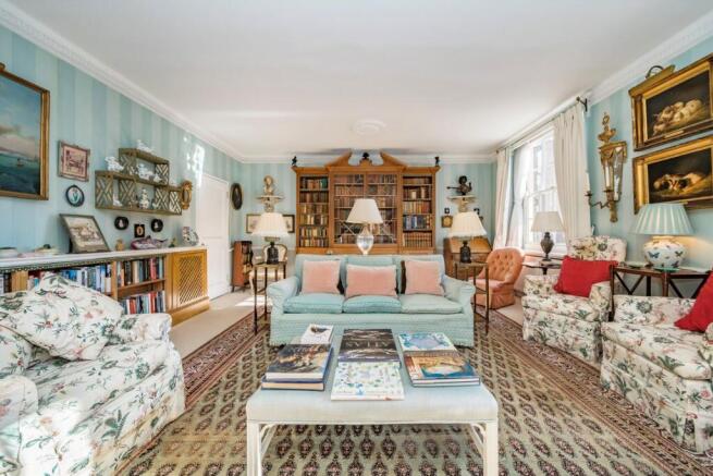 3 bedroom flat for sale