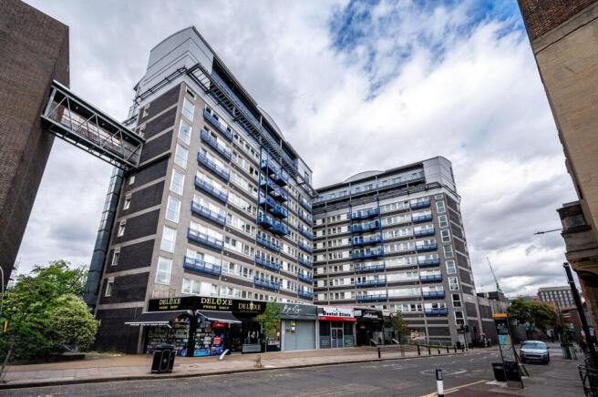 2 bedroom flat for sale