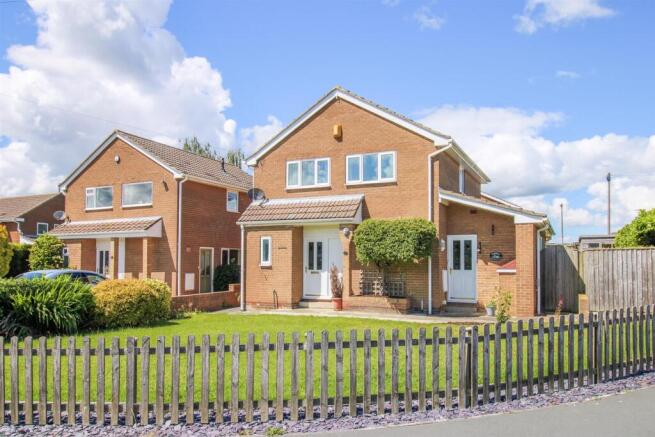 3 bedroom detached house for sale