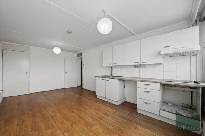 3 bedroom flat for sale