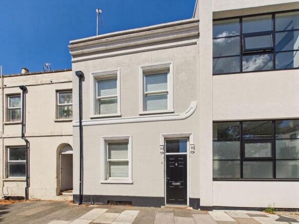 5 bedroom house for sale