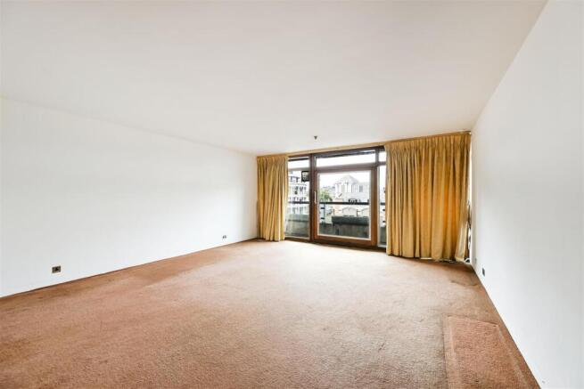 Studio flat for sale