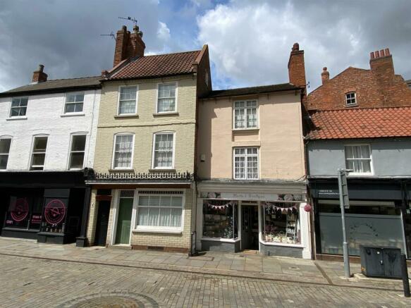 3 bedroom town house for sale