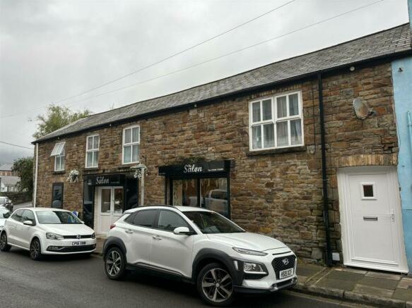 Studio flat for sale