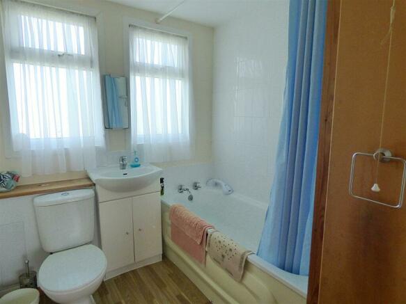 2 bedroom house for sale