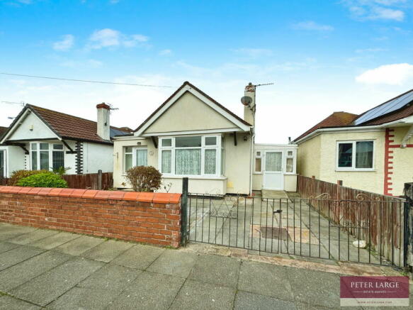 2 bedroom detached bungalow for sale