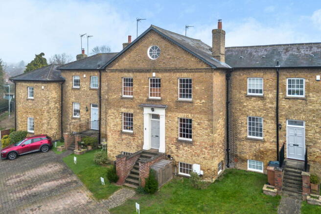 4 bedroom town house for sale