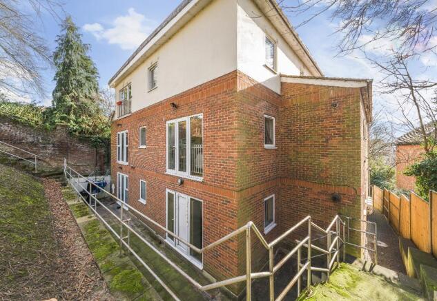 3 bedroom flat for sale