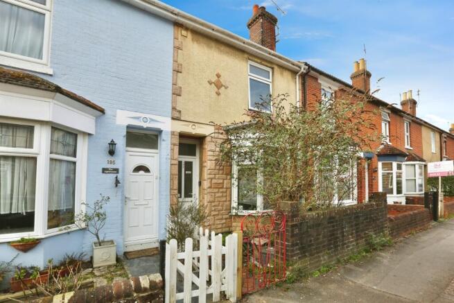 5 bedroom terraced house for sale