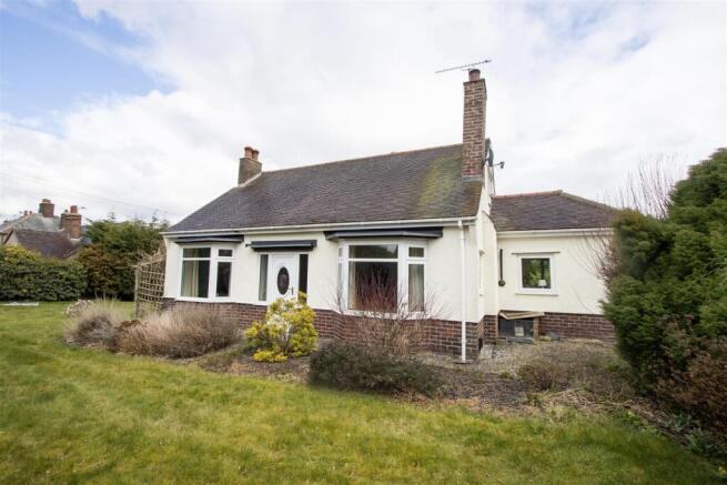 4 bedroom detached bungalow for sale