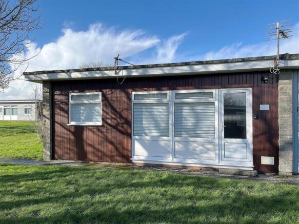 2 bedroom bungalow for sale