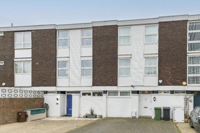 4 bedroom town house for sale