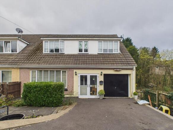 4 bedroom semi-detached house for sale