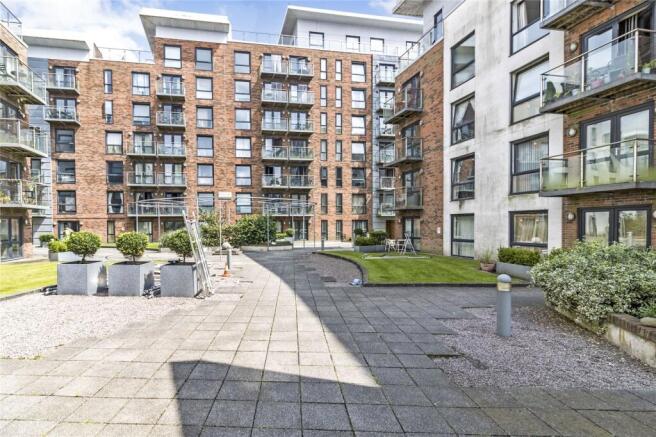 2 bedroom flat for sale