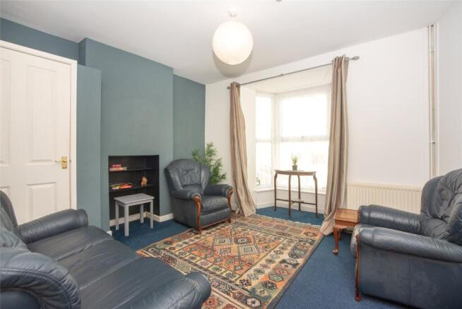 4 bedroom end of terrace house for sale