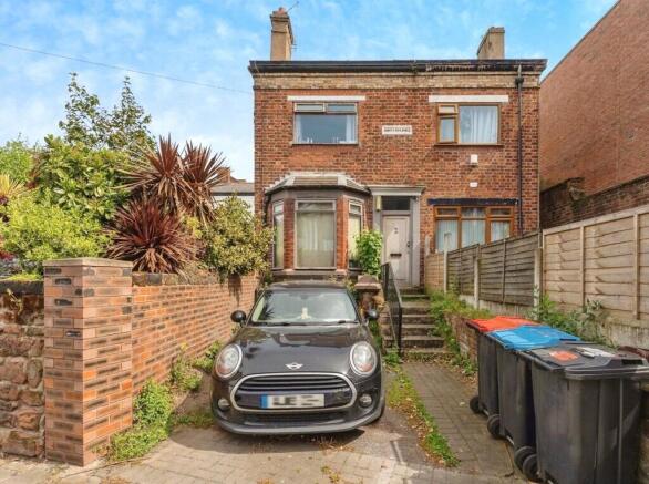 4 bedroom semi-detached house for sale