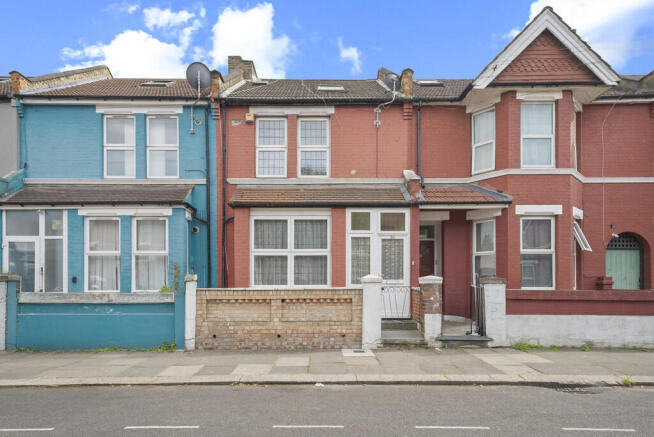 4 bedroom terraced house for sale