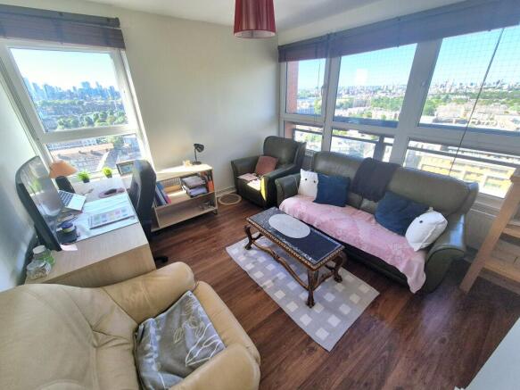 2 bedroom flat for sale