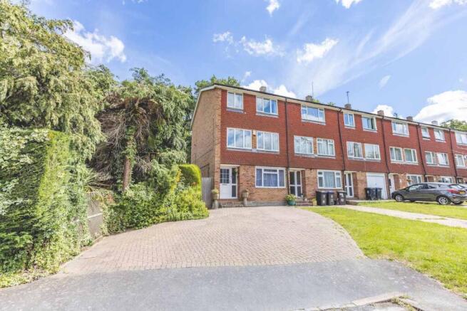 5 bedroom town house for sale