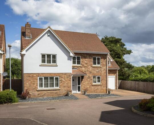 6 bedroom detached house for sale