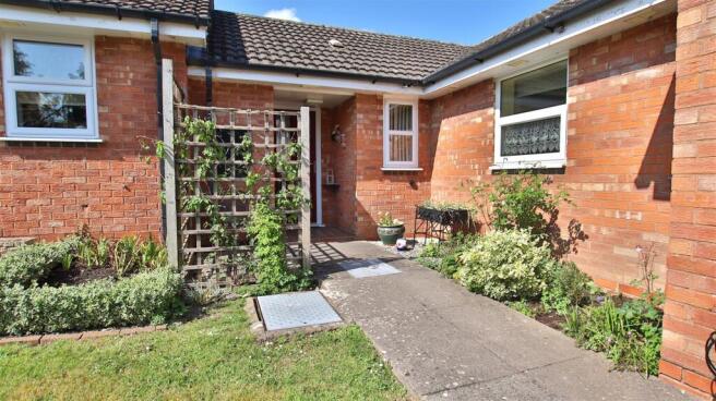 2 bedroom bungalow for sale