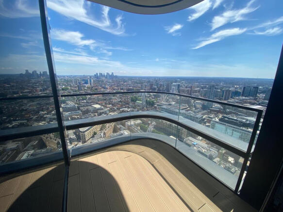 3 bedroom flat for sale