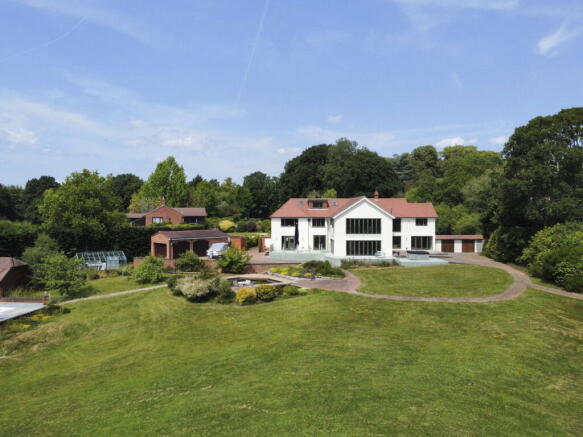 5 bedroom detached house for sale