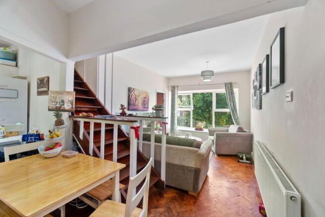 4 bedroom flat for sale