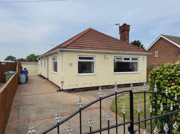 2 bedroom detached bungalow for sale