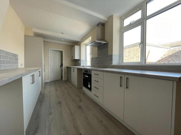 3 bedroom flat for sale