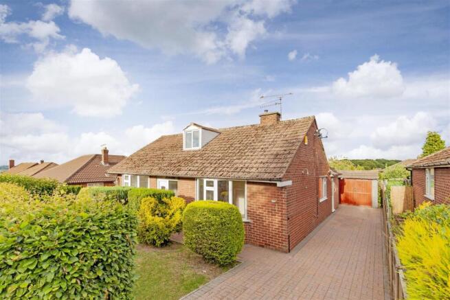 2 bedroom detached bungalow for sale
