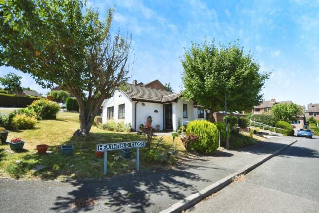2 bedroom detached bungalow for sale