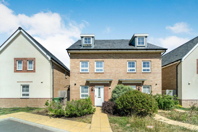 3 bedroom semi-detached house for sale