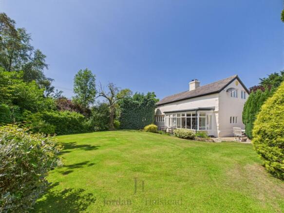 8 bedroom detached house for sale