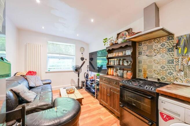 2 bedroom flat for sale