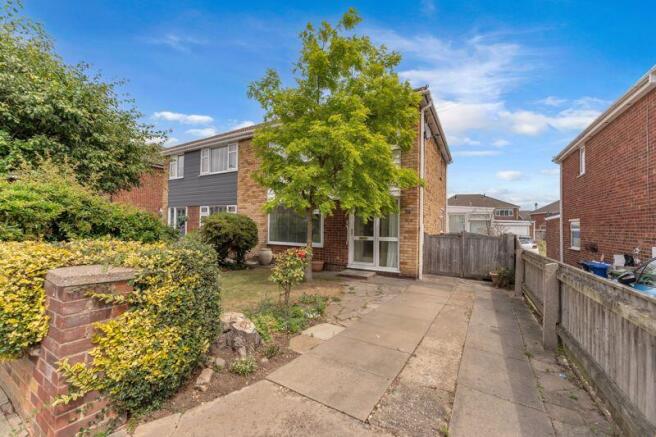 3 bedroom semi-detached house for sale