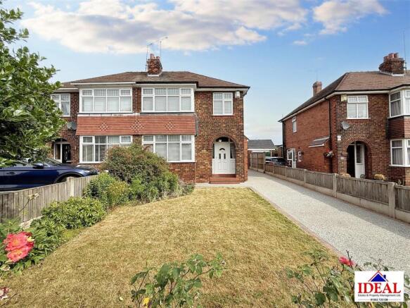 3 bedroom semi-detached house for sale