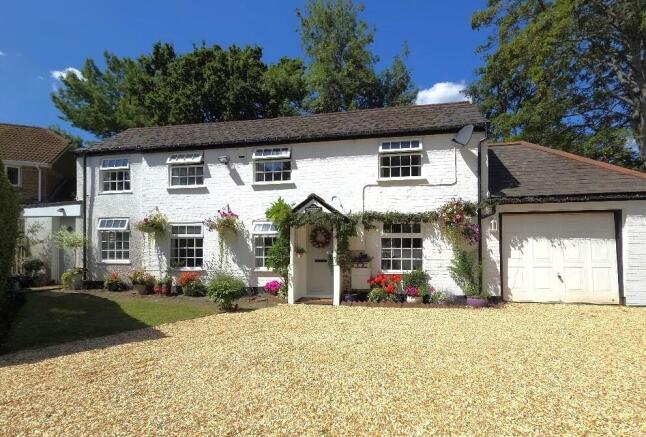 3 bedroom cottage for sale