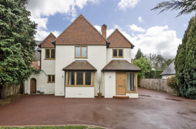 5 bedroom detached house for sale