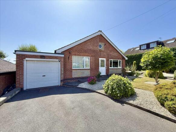 2 bedroom detached bungalow for sale