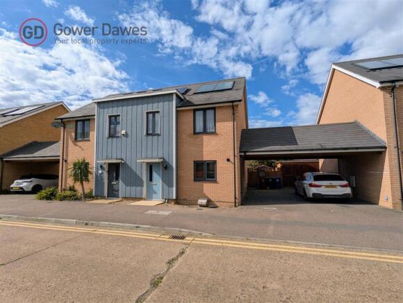 3 bedroom semi-detached house for sale