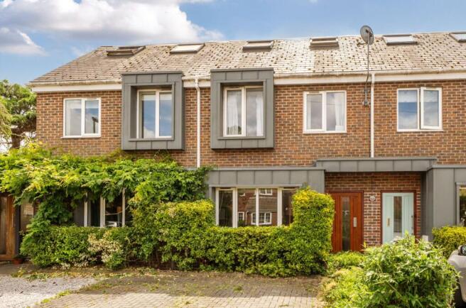 4 bedroom terraced house for sale