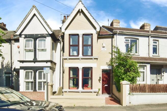 4 bedroom terraced house for sale
