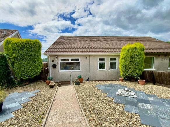 3 bedroom semi-detached bungalow for sale