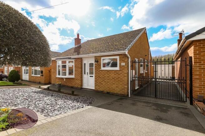 2 bedroom detached bungalow for sale
