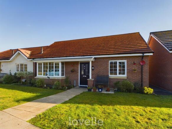 2 bedroom semi-detached bungalow for sale
