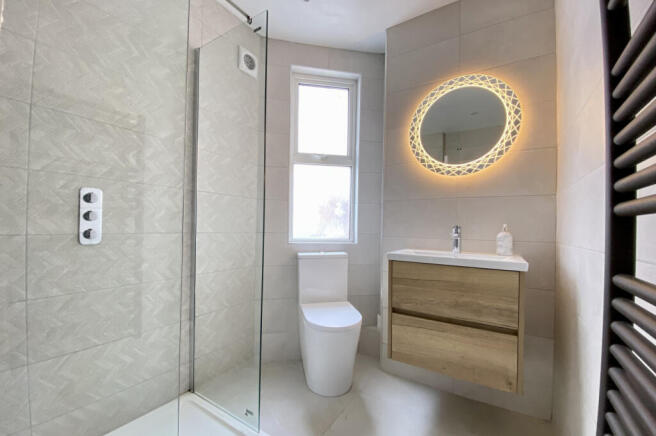 2 bedroom maisonette for sale