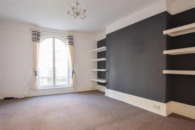 3 bedroom flat for sale