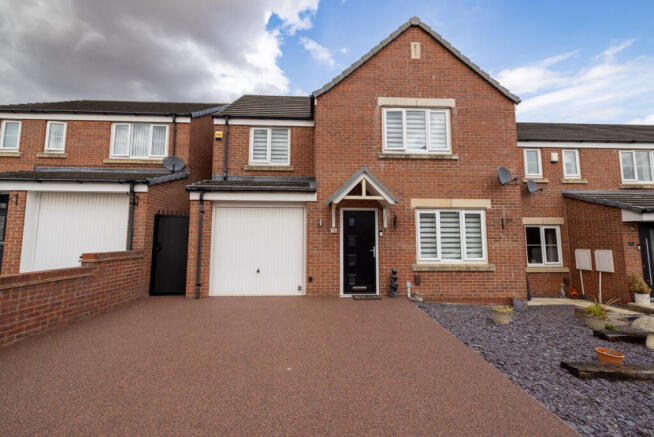 4 bedroom detached house for sale