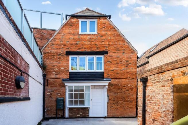 2 bedroom flat for sale